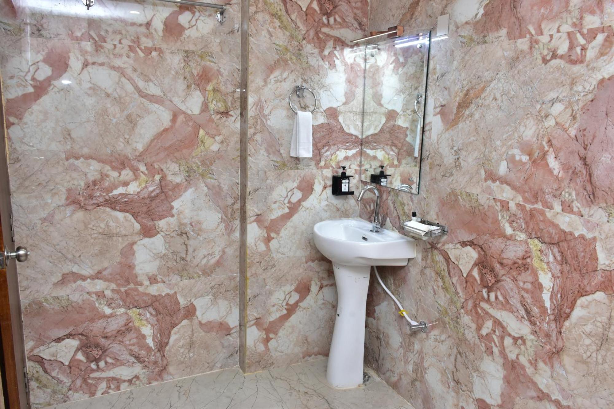 Hotel Jsr Ganga Varanasi Esterno foto